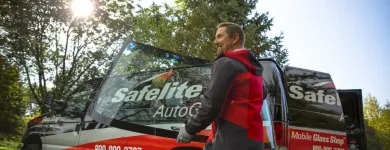 Business 2 image SAFELITE AUTOGLASS Auto Parts Store in Cincinnati OH