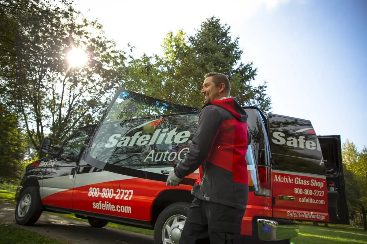 Business 2 image SAFELITE AUTOGLASS