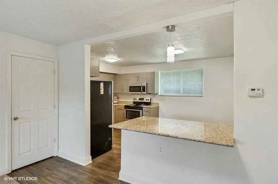 Business 1 image HERITAGE HILL ESTATES APARTMENTS